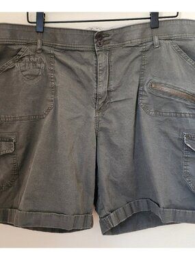 Cargo Shorts Lots Of Pockets Olive Green